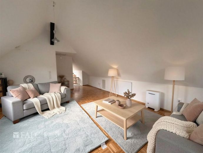 Gemütliche Einzimmer-Dachgeschosswohnung in ruhiger Lage von Überruhr-Hinsel – Wohnzimmer- (KI generiert)