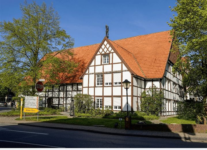 Wunderbare 3ZKB Wohnung in Fachwerkhaus zentral in Sendenhorst. Top Lage und Ausstattung – Außen