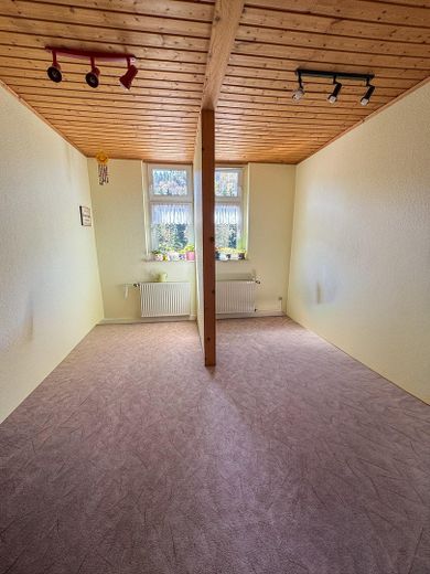 Familientraum: Gepflegte 6ZKB mit zwei Bädern, Garten, Kellerraum, Bus-Haltestelle – Kinderzimmer