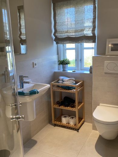 2 Bad im OG mit Walk-in Dusche