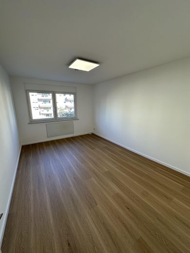 Pięknie wyremontowane mieszkanie 2-pokojowe z zabudową kuchenną i piwnicą – Zdjęcie 6