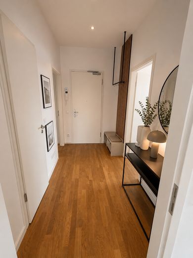 Penthouse-Wohnung mit Dachterasse, Klimaanlage, hochwertiger Einbauküche und Ankleide – Foto 5