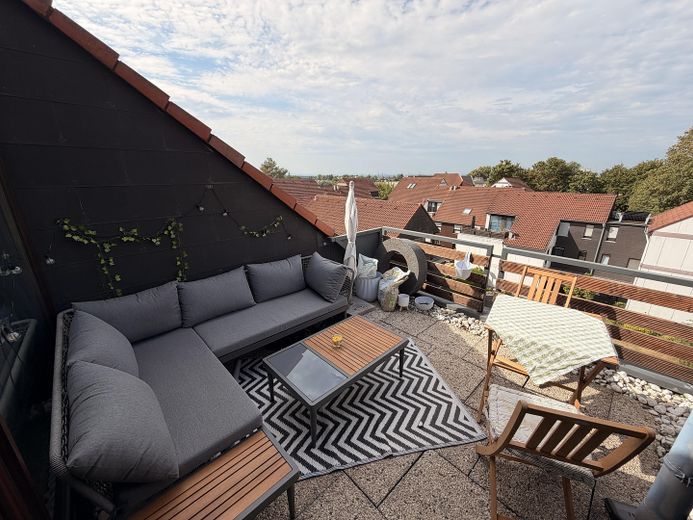 Appartement en duplex avec cheminée et terrasse sur le toit │ Votre nouvel appartement au-dessus des toits de Leverkusen – Dachterasse