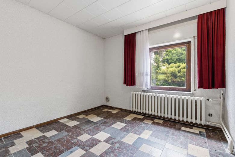 Handwerker aufgepasst! Einfamilienhaus mit Pool und Garage in Delitz am Berge – Zimmer 2