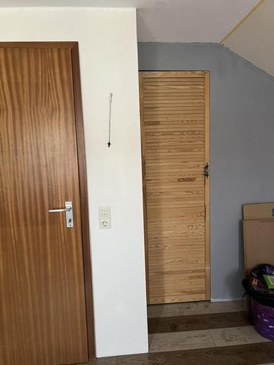 Charmantes Reihenendhaus in Kirchheim am Neckar – begehbarer Kleiderschrank