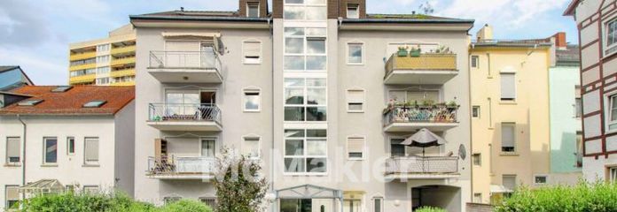 Right in the city with comfort and short distances – charming condominium with balcony & underground parking in Offenbach