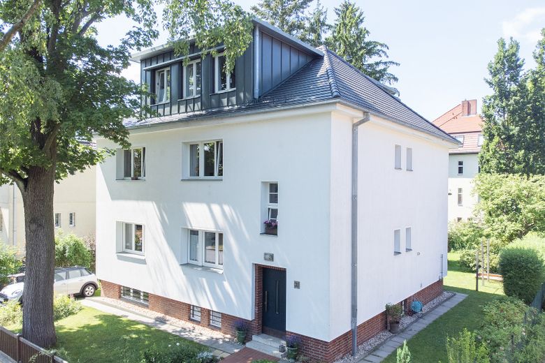 Wohnen + Kapitalanlage: Top gepflegtes, aufwendig saniertes 30er-Jahre-Haus in 1A-Lage Zehlendorf – Liebevoll kernsaniertes Haus