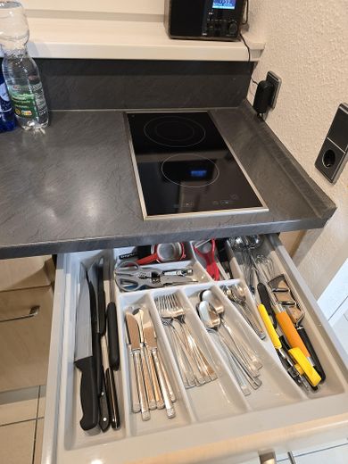 Appartamento arredato di 2 locali con balcone a Norimberga Maxfeld, proprio accanto al parco cittadino – Küche