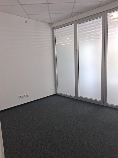 Bureau - Surface commerciale de 107 m² à louer à Zeven à partir du 01/01/2027 ou plus tôt – Besprechungsraum