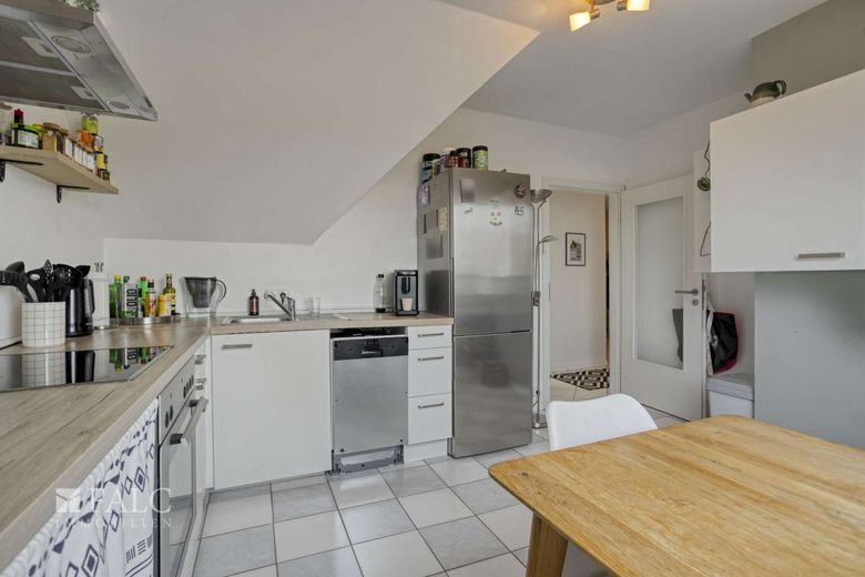 Helle 3-Zimmer-Maisonettewohnung in Top-Lage von Hürth Efferen – Küche