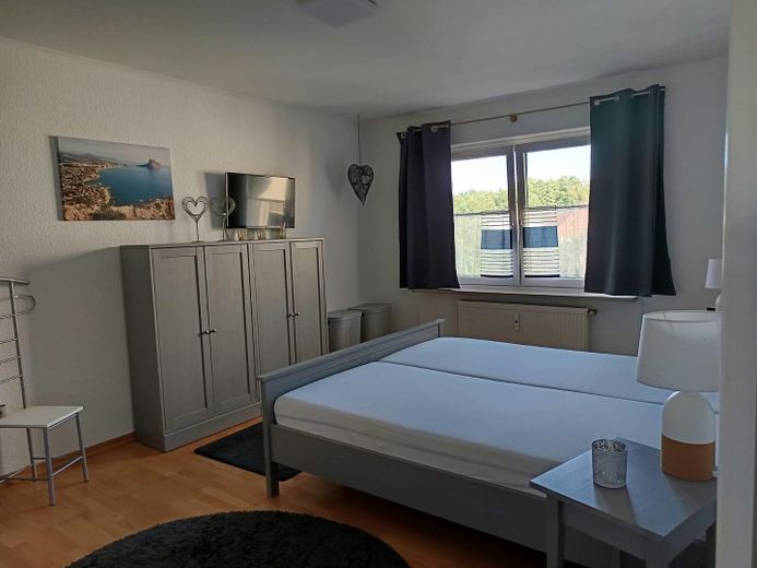 3-Zimmer-Wohnung mit Balkon, Carport & zusätzlichem Hobbyraum (mit eigenem Eingang) – Schlafzimmer