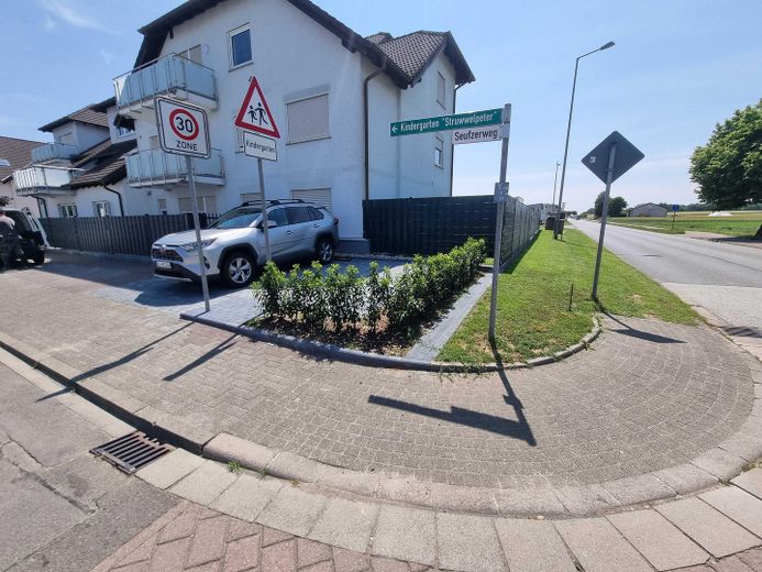 Ramstein | 27 viviendas | TOTALMENTE ALQUILADO | 437.064 € de alquiler neto anual | 6,33 % DE RENTABILIDAD BRUTA | FACTOR 15,79 – Außenansicht Seufzerweg 2-4