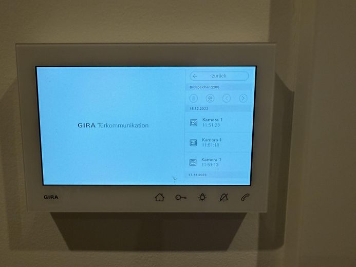 Luxuswohnung ,Hochparterre, mitten im Kreuzviertel – GIRA Video Sprechanlage 