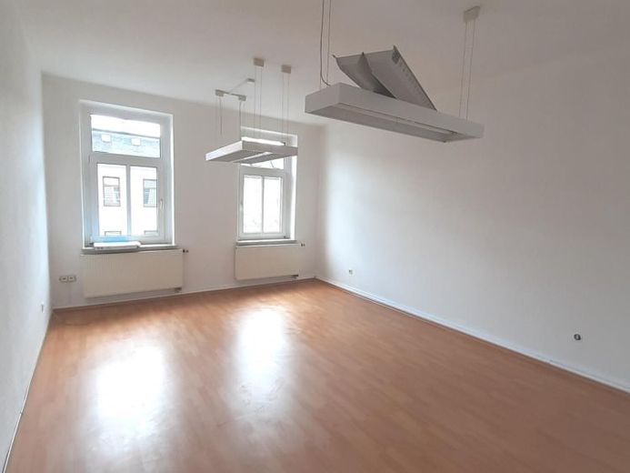 3-Zimmer-Wohnung 2. oder 3. OG, neu saniert, in ruhigem Wohnviertel Gera-Süd – Foto 1