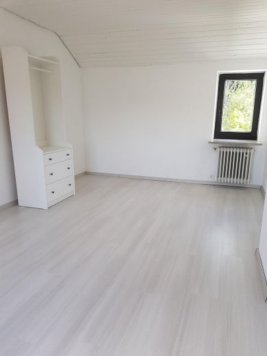 Casa a schiera centrale tranquilla a Neukeferloh - 5 locali + locale hobby + garage – Schlafen 4