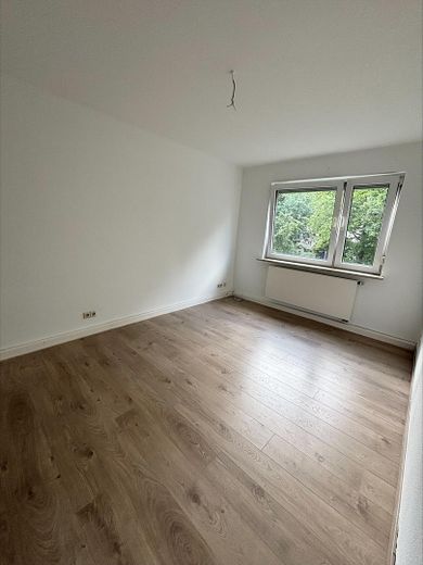 3-Zimmer-Wohnung mit Balkon in Stuttgart-Ost – Schlafzimmer