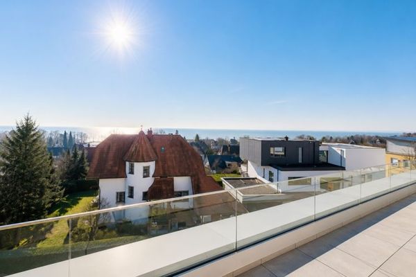 FN – Windhag
3-pokojowy penthouse z zapierającym dech w piersiach widokiem na Jezioro Bodeńskie i góry!