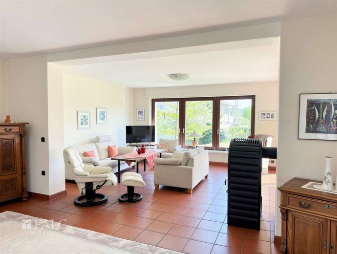 Hier lohnt sich auch ein zweiter Blick – Wohnzimmer - (KI generiert)