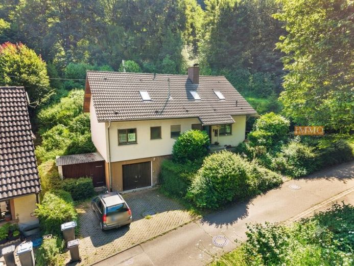 IMMORath.de – Zweifamilienhaus in naturnaher Lage mit großzügigem Grundstück – फोटो 1