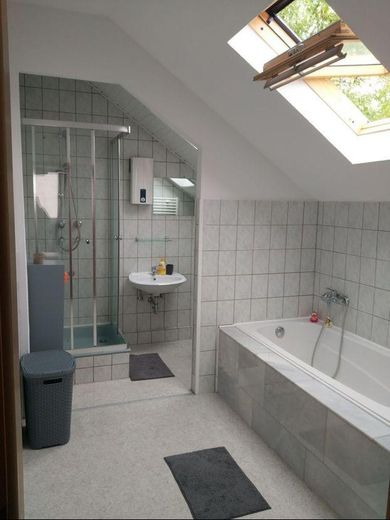 Dahlhausen: Zadbane mieszkanie 2,5-pokojowe w domu 3-rodzinnym – Bad mit Dusche/Wanne