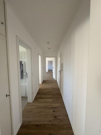 Frisch renovierte 3-Zimmer-Wohnung 70 qm im Zentrum von Melle – Flur