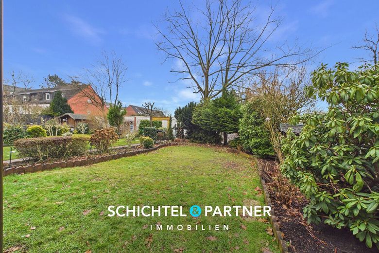Osterholz | Bezugsfrei: Familienhaus mit liebevollem Garten und Garage – S&amp;P | Garten