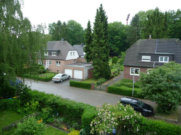 Blick aus Küche + WZ nach li.