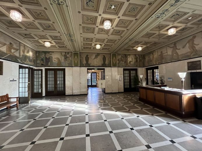 Wiesbaden: Perfekte 2 Zi-Kapitalanlage! Herrschaftliches Wohnen i. d. Kaiser-Friedrich-Residenz! – Halle Concierge