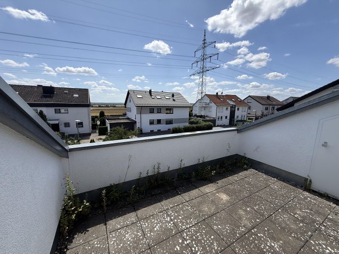 Familientraum in Maichingen - modernes Reihenendhaus mit Garten – Dachterrasse 