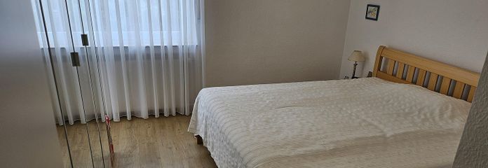 Schlafzimmer 1