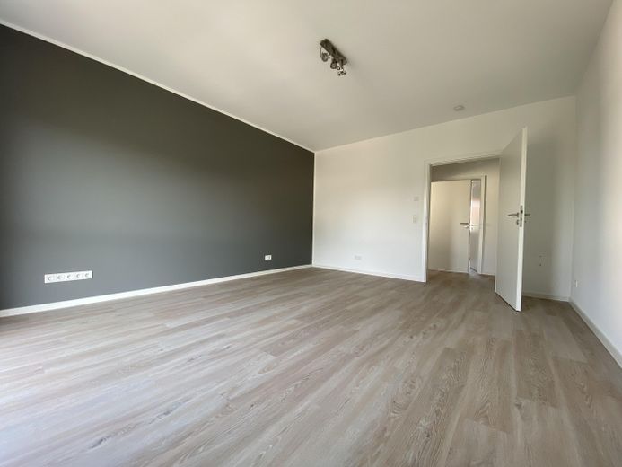 Exklusive Penthousewohnung mit großer Dachterrasse, EBK & Garage in Marburg-Cappel – Foto 6