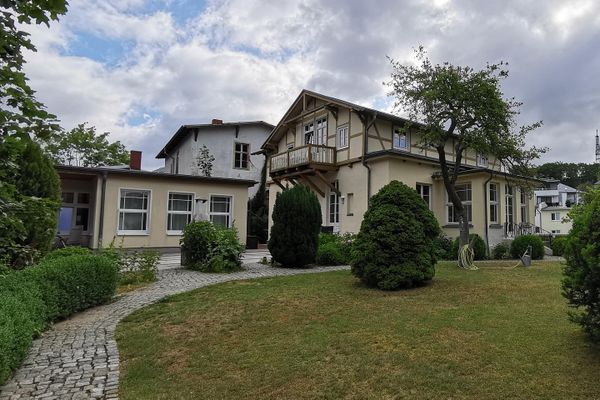 PROVISIONSFREI: Denkmal-Villa & 5 FEWOs | Rendite, Eigennutz o. Baupotenzial auf 1.203 m²
