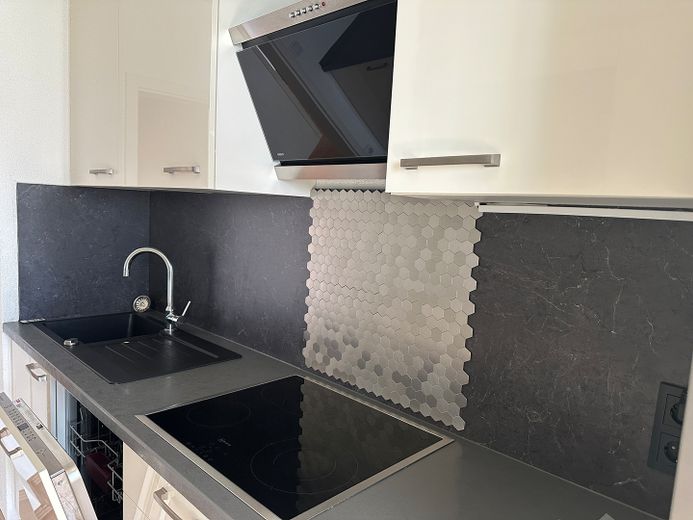 Move in and feel at home - modern 3.5-room apartment with 87 m², glazed loggia, elevator & underground parking – Photo 5