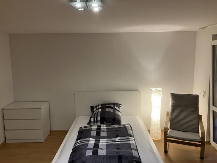 Tolles WG-Zimmer (19m^2) in Leinfelden mit Terrasse (TOP LAGE, ALLES NEU) – EG 19 m^2 