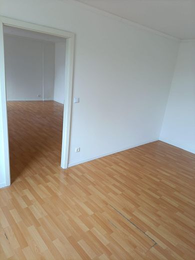 Offices, AI factory/data center with 600 kWp electricity, business apartment, commercial space directly at the train station – Photo 5
