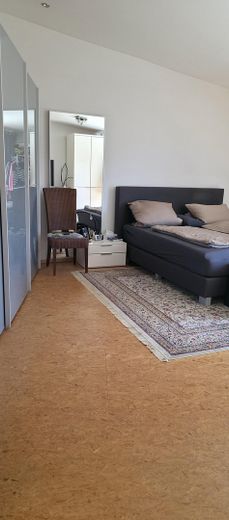 Hochwertiges Architektenhaus mit Wintergarten, Teich und 1.541 m² Grundstück in Albstadt-Tailfingen – Platz für große Schränke