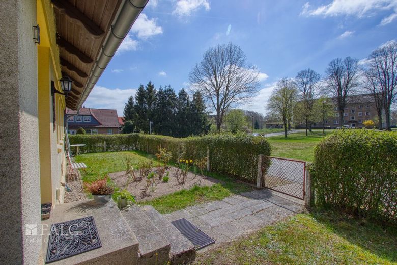 Casa residenziale solida con ampi locali accessori – ideale per artigianato e hobby – Vorgarten I