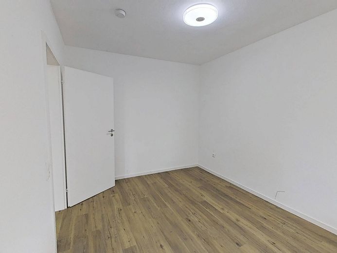 Gut geschnittene 2-Zi.-Whg. mit BALKON und EBK – Ansicht II: Schlafzimmer