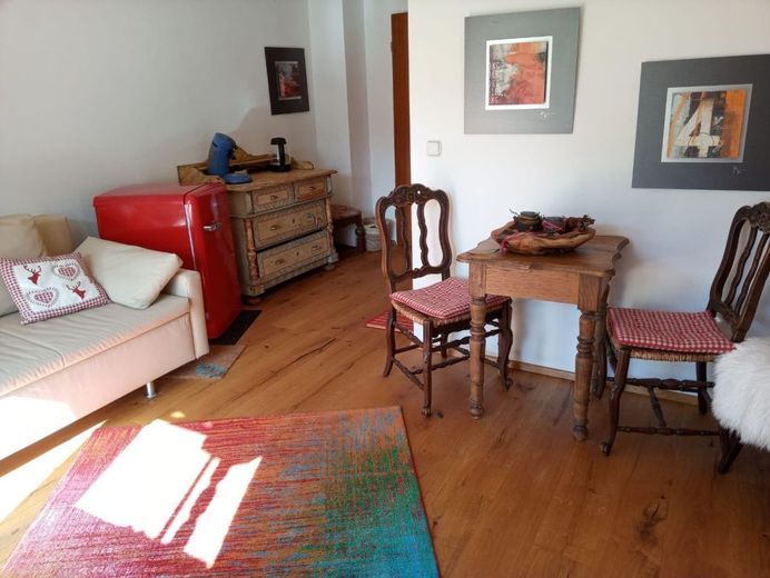 Dieses herrliche Apartment in Aschau-Sachrang wartet auf Sie – Livingroom