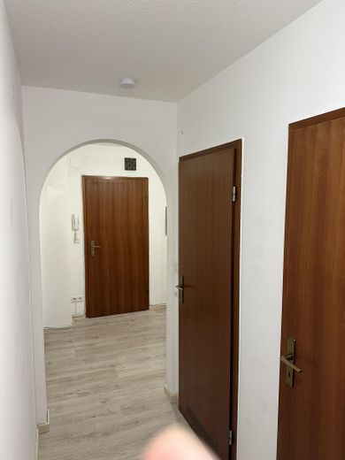 Ruhige Erdgeschosswohnung mit Terrasse & Garage - zentrumsnah – Flur