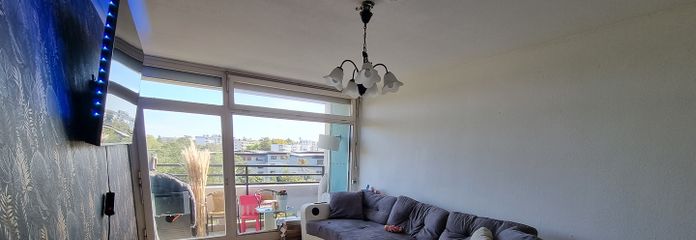 Wohnzimmer mit Zugang Balkon