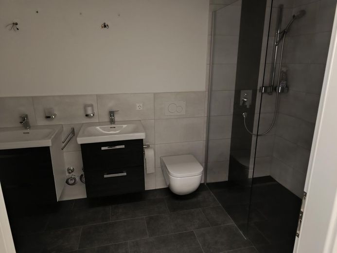 Charmante 3-Zimmer-Wohnung mit Balkon in Kirchheim unter Teck – Bad