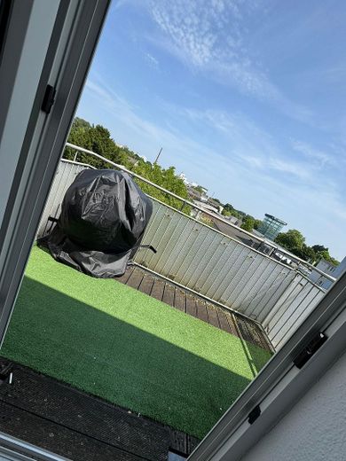 Gemütliche 3-Zimmer-DG-Wohnung (64 qm) – Perfekt für Studenten & Pendler nahe FH Niederrhein – Balkon