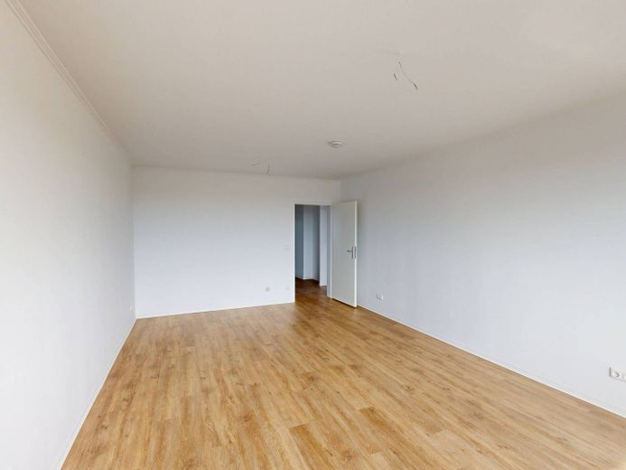 Appartement moderne de 3 pièces avec BALCON et beaucoup de lumière naturelle – Ansicht II: Wohn- und Esszimm…
