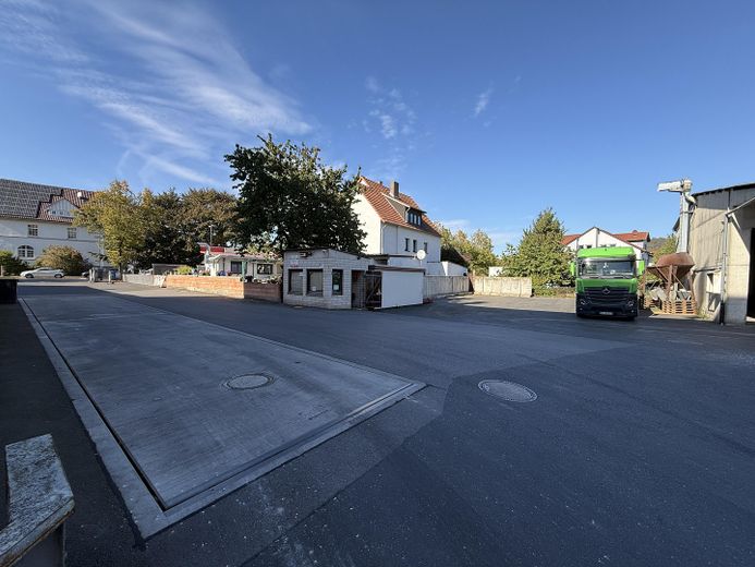 GUTE LAGE IN GUDENSBERG - Vielseitig nutzbare Gewerbeimmobilie mit Lager- und Freiflächen – Fahrzeugwaage (50t)