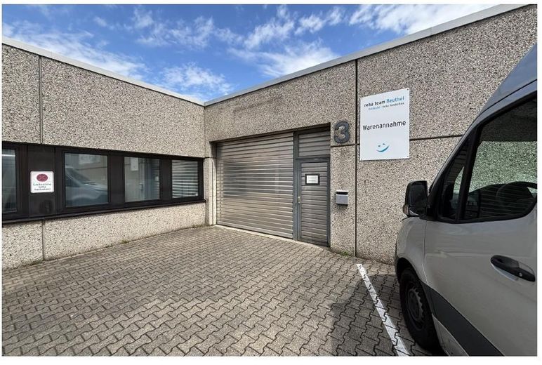 Büro / Werkstatt / Lager Kombination - ggf. auch Teilbar ab 100m²- direkt ab Eigentümer – Hintereingang mit Rolltor
