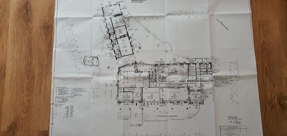 Grande proprietà con tre edifici in posizione privilegiata su un terreno boschivo di 33.600 m² – Foto 25