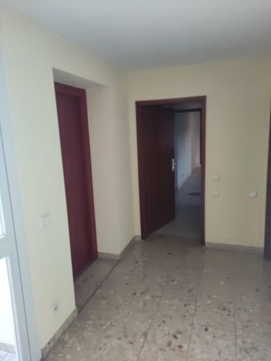 Wohnungseingang Aufzug & Flur