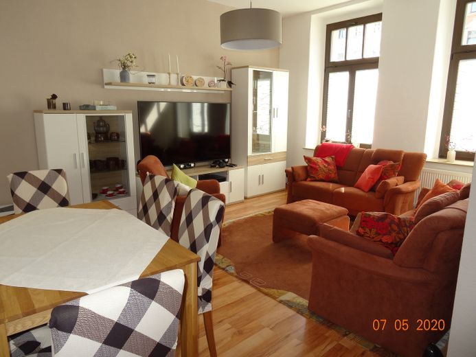 Ihr Zuhause auf Zeit: Helle 2-Zi.-Wohnung mit hochwertiger Ausstattung & Balkon – Wohn-/Esszimmer 1