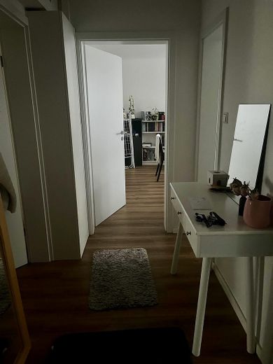 Cozy 3-room apartment in a quiet location in Stuttgart-Süd – Flur 2